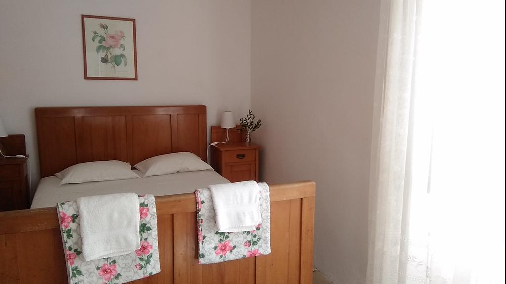 D House Authentic Zlarin House, Relaxing Courtyard And Terrace Villa Ngoại thất bức ảnh